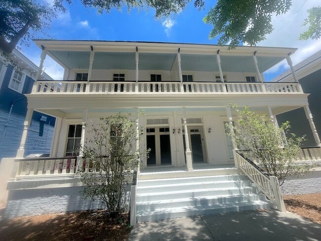 Building Photo - 2 BED | 1 BATH | SECOND FLOOR BALCONY | E DUFFY & PRICE ST