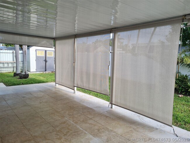 Photo - 906 NE 3rd St