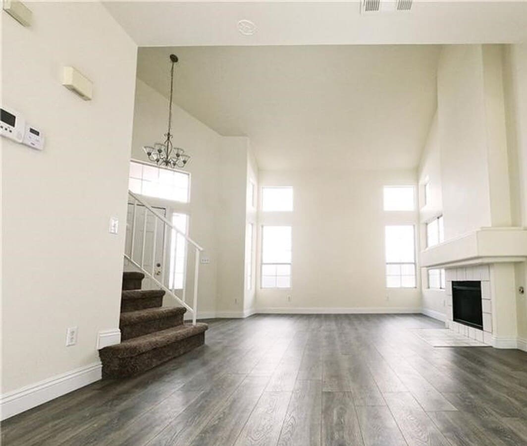 Photo - 4 Bedroom!  Buffalo & Smoke Ranch Area!