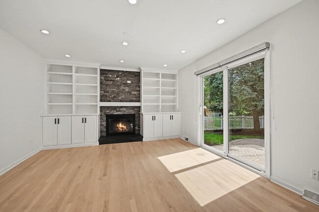 Photo - 1120 Summit Hills Ln