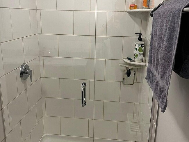 Photo - "Charming 3-Bed, 2-Bath Gem in Portland's Heart – Spacious 1350 Sq Ft Living!"