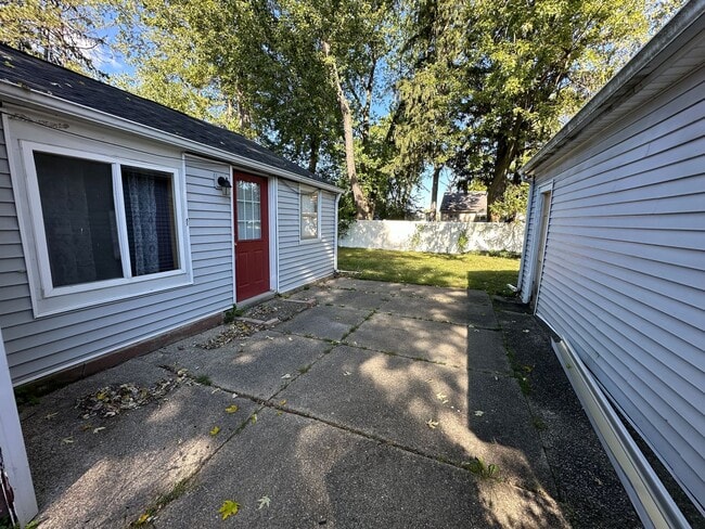 Photo - 1922 W Washington- Single Family Home