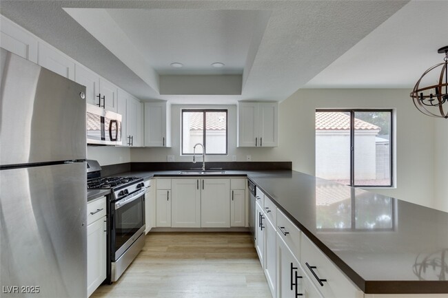 Photo - 2337 Chatfield Dr