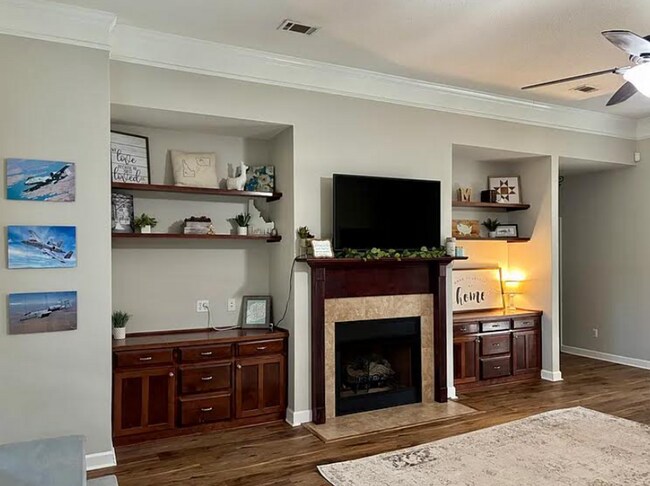 Photo - Spacious 4BR Home with Fireplace, Screened Porch & Privacy-Fenced Yard