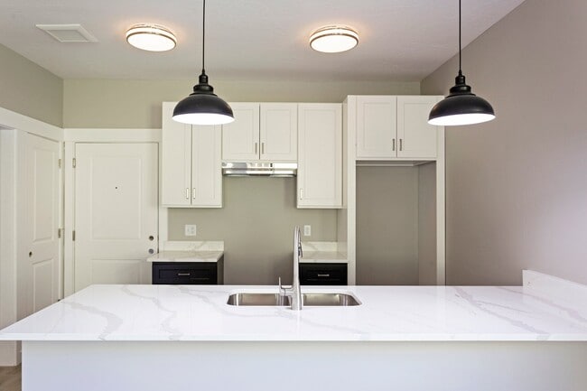 Photo - 648 Highton St Unit 208