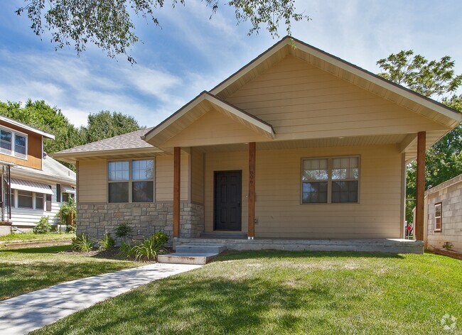 Building Photo - Will be vacant on July 25th. Rental
