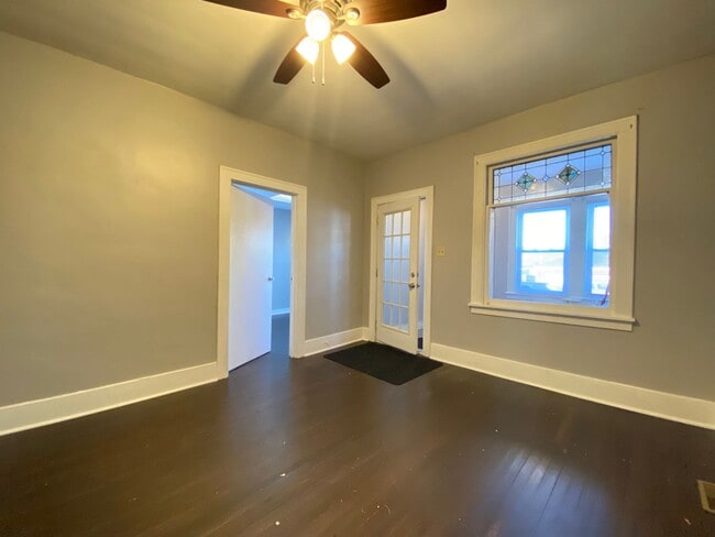 Photo - 2240 White Oak Ave Unit Front