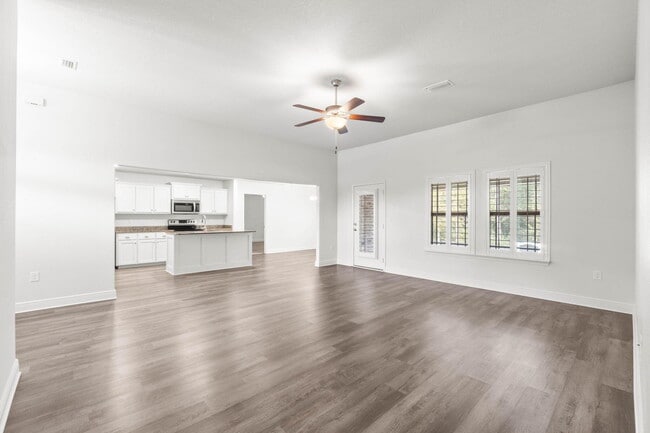 Photo - 5747 Marigold Loop