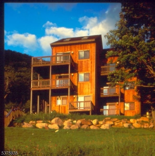 Building Photo - 2 Falkenstein Dr Unit 4 Rental