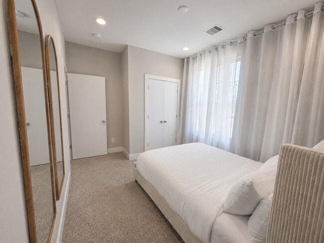 8326 Curry Rd Unit SI ID1227052P