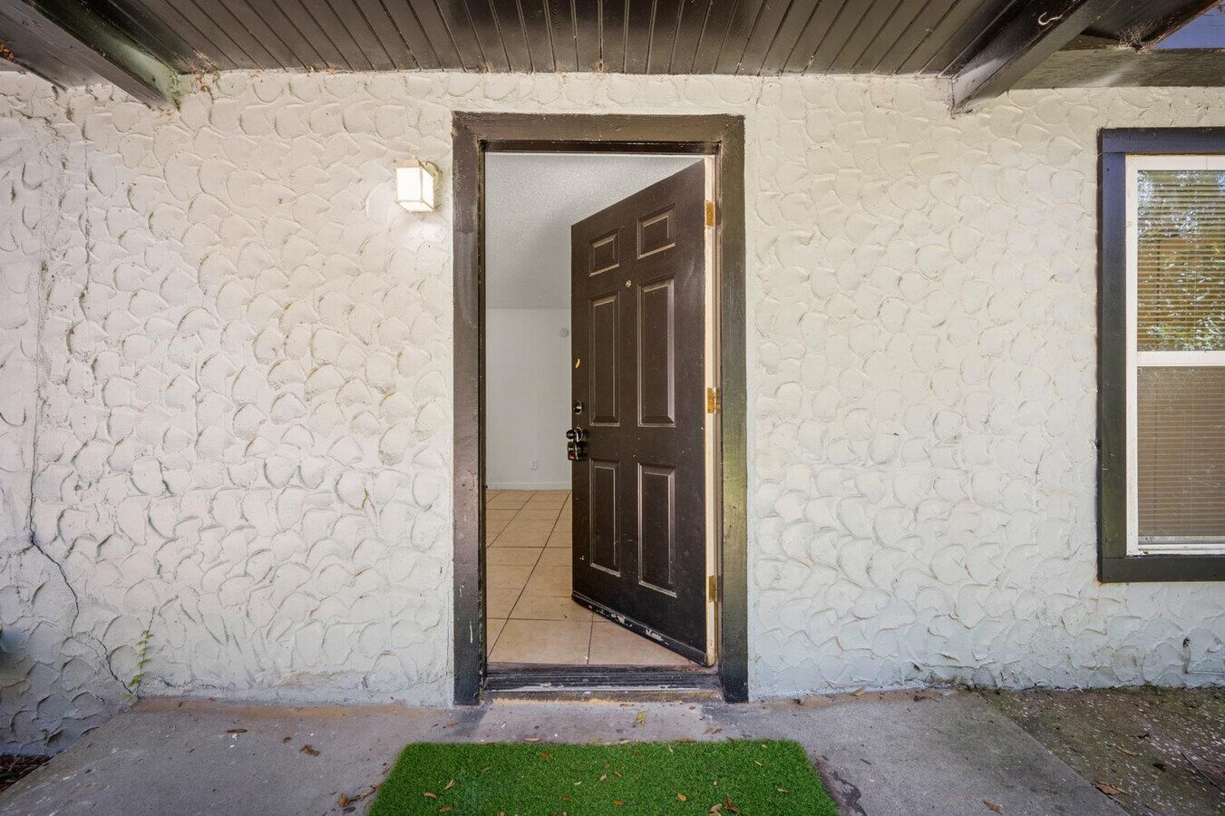 Photo - 304 Bernard Rd