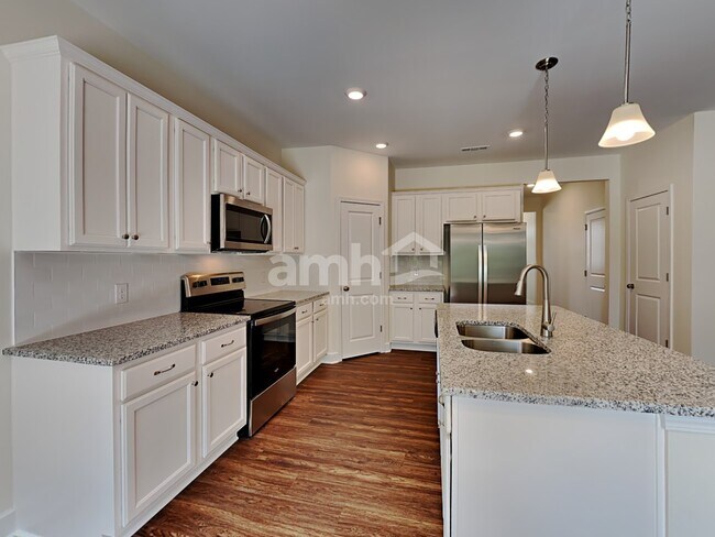 Photo - 3028 Esquire Dr