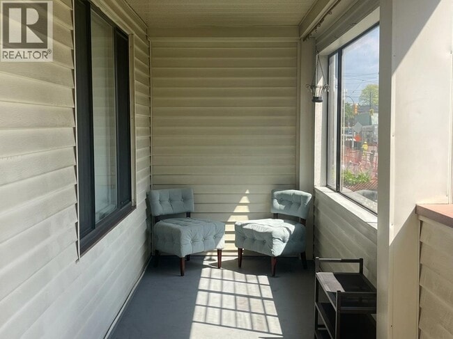 Photo - 635 E 49th Ave