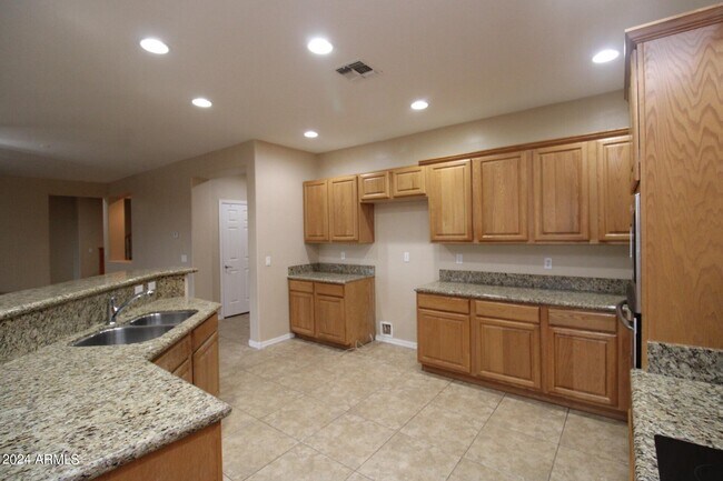 Photo - 3951 E Ravenswood Dr