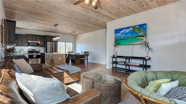360 Prince Dr