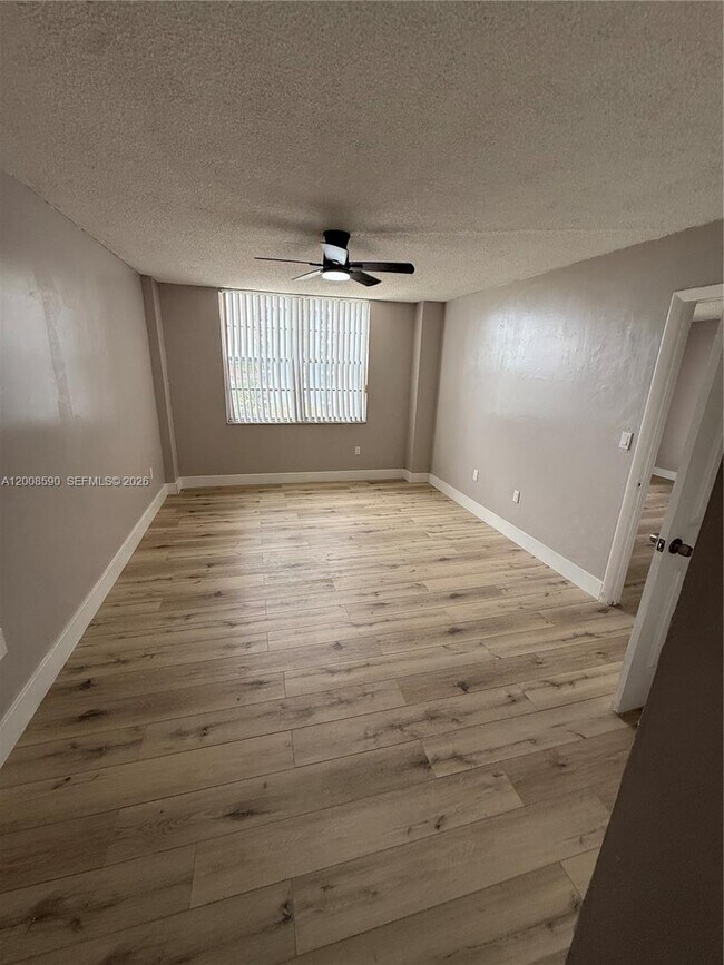 Photo - 15600 NW 7th Ave Unit 618