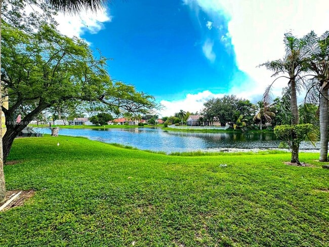 Photo - 450 Palm Cir W Unit 104