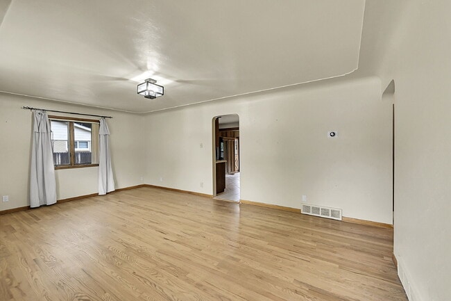 Photo - $3,195.00 - 3 Bedrooms, 2 Bathrooms Single...