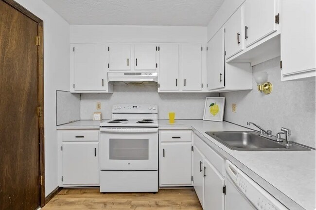 Photo - 276 Codman Hill Rd Unit 33