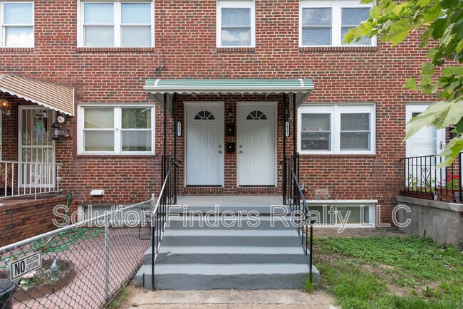 Building Photo - 3458 6th St Rental