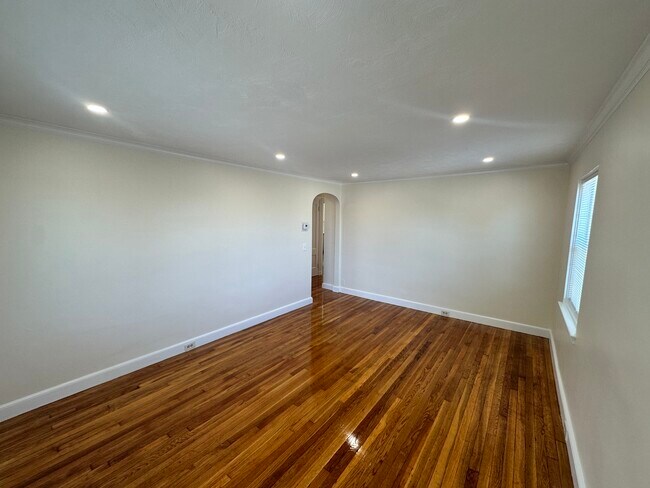 Photo - 5 Bishop Rd Unit 4