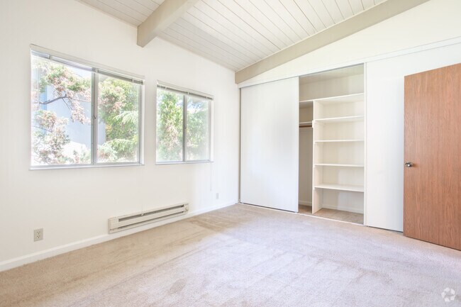 1BR, 1BA - 1A Upstairs - 728 SF