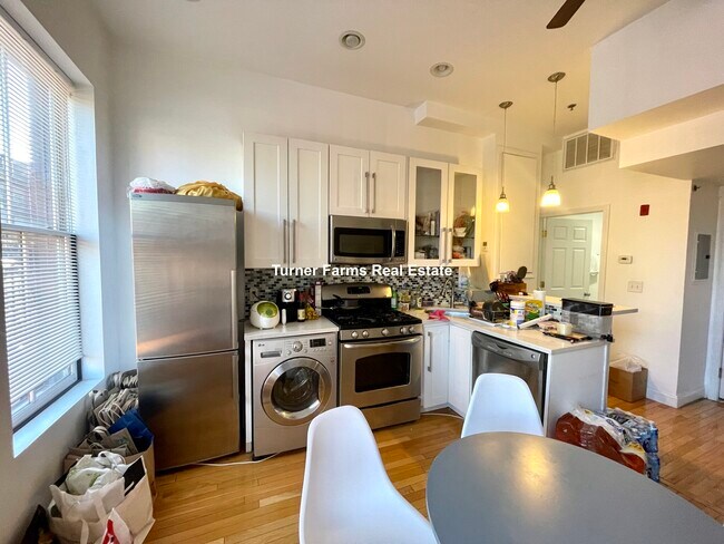 Photo - 243 Northampton St