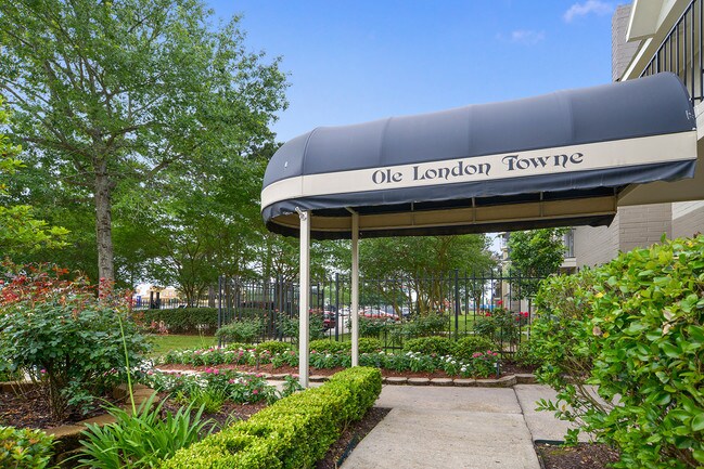 Ole London Towne - Utilities Included