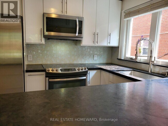 Photo - 21 Love Crescent Unit Main Floor