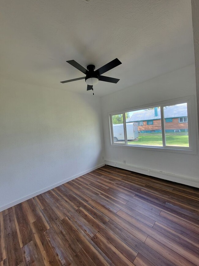 Photo - 1461 Laurene St Unit 2