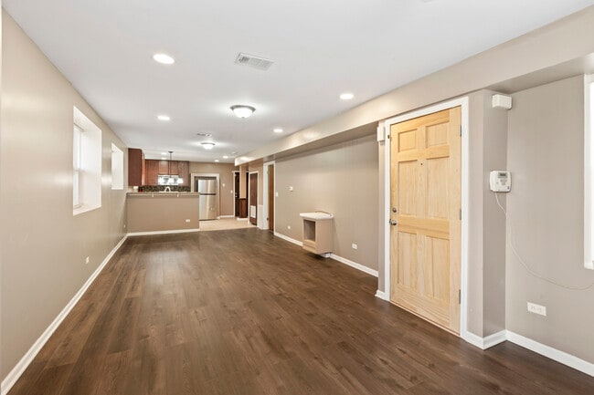 Photo - 323 Memorial Dr