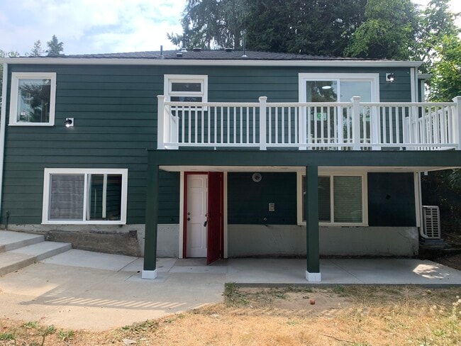 Building Photo - 4646 S Willow St Unit B Rental