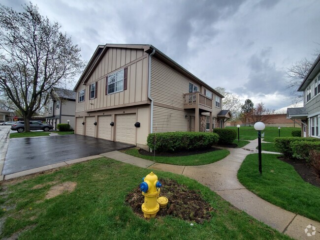 Building Photo - 16 Fernwood Ct Rental