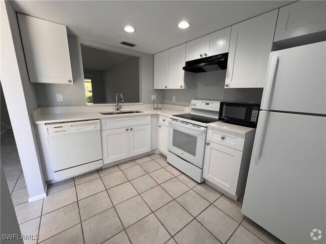 Building Photo - 1017 Pine Isle Ln Unit 1017 Rental