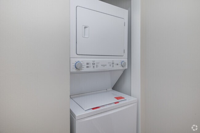 2BR, 2BA - 1,037SF - Laundry Room