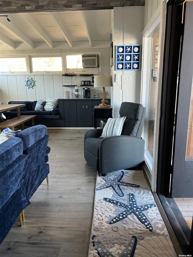 101 Bungalow Ln
