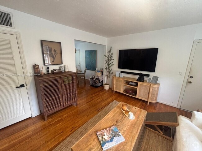 Building Photo - 7820 SW 55th Ave Unit 19C Rental