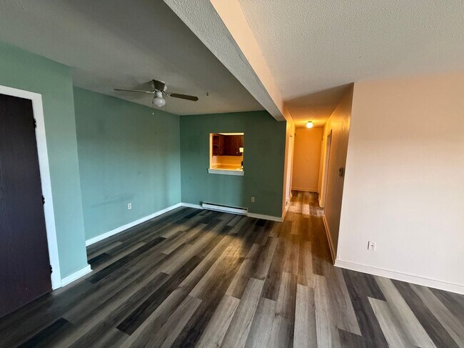 Photo - 1088 Dover, 203