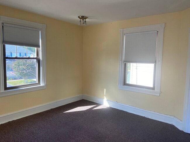 Photo - 227 Roslyn Ave Unit 2nd fl