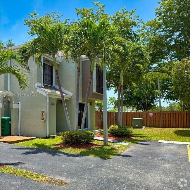 Building Photo - 9657 SW 152nd Ave Rental
