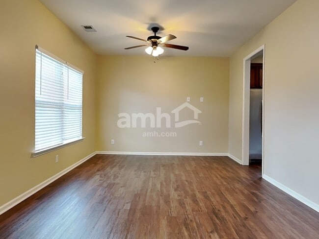 Photo - 498 Stonebridge Cir