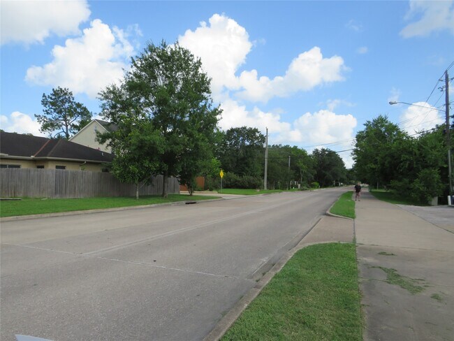 Photo - 5804 Newcastle St