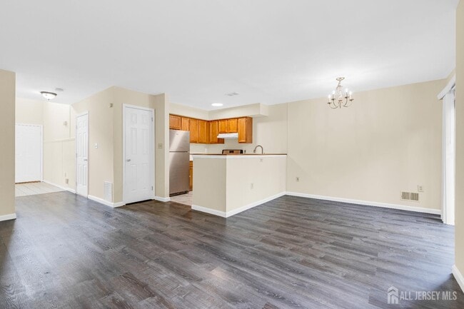 Photo - 267 Shady Oak Ct