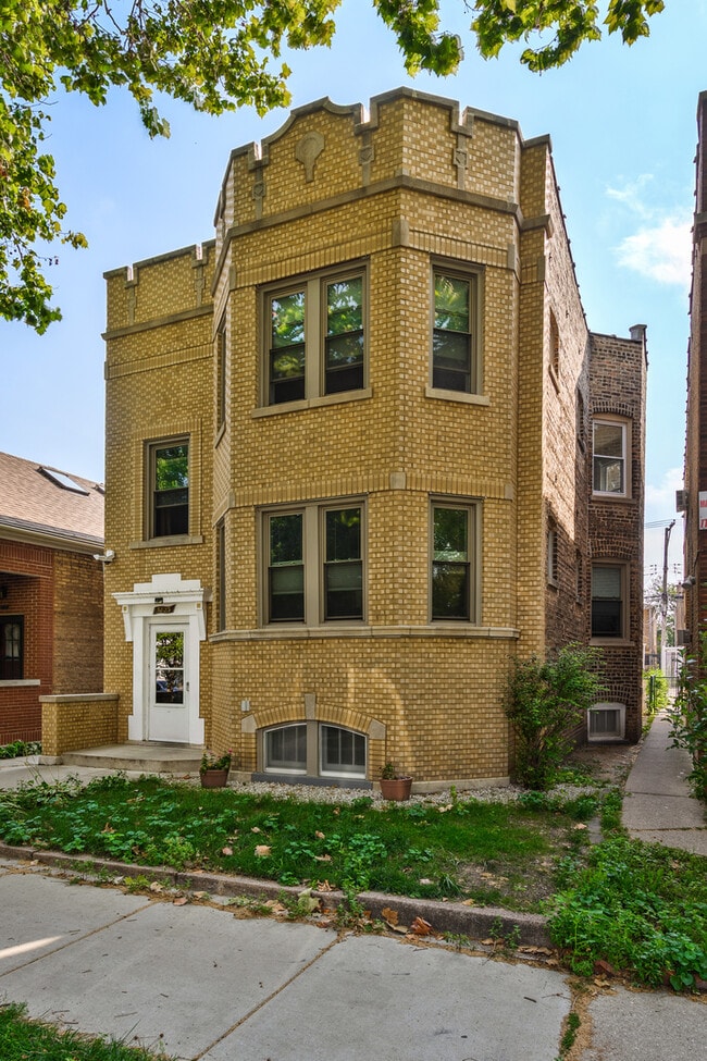 Photo - 5823 N Rockwell St Unit G
