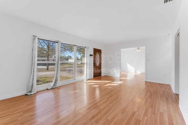 Building Photo - 6303 Delaware Ave