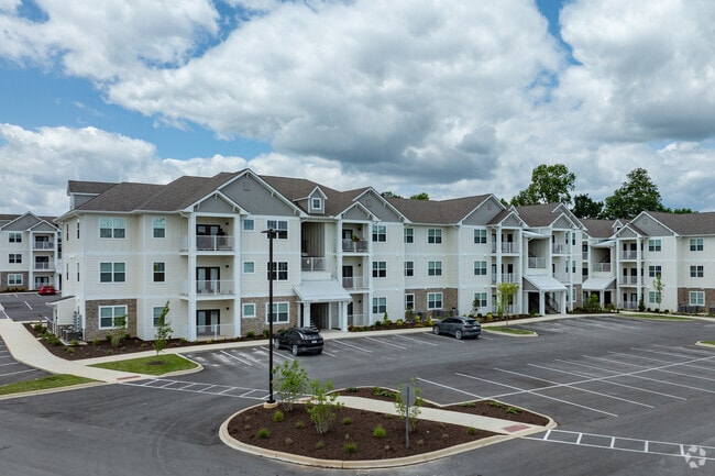 Building Photo - The Reserve at Cool Springs Rental