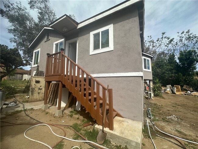 5778 La Sierra Ave