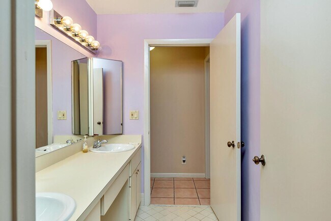 Photo - 172 Meadows Dr