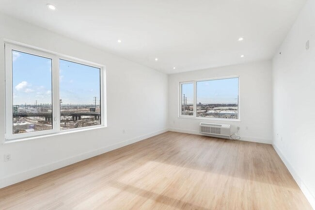 Photo - 3309 Liberty Ave Unit 206