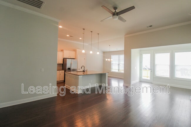 Photo - 333 Turnstone St